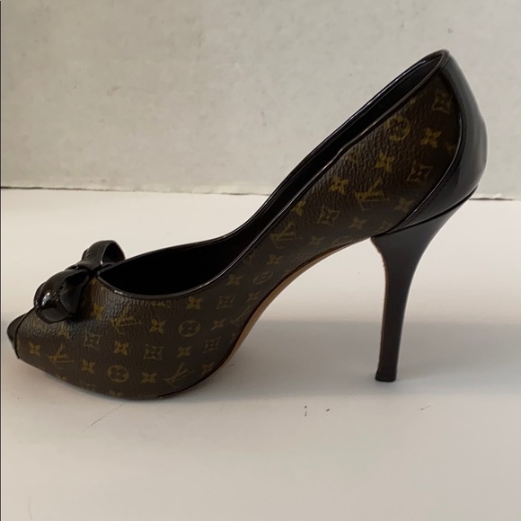 Louis Vuitton - Picture 6 of 9